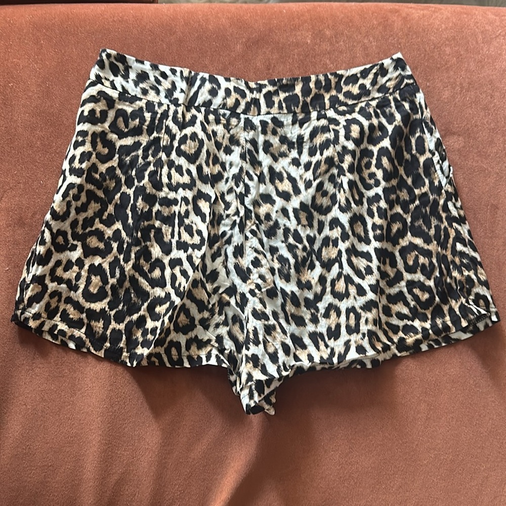 LF Leopard Shorts - M - Picture 2 of 3